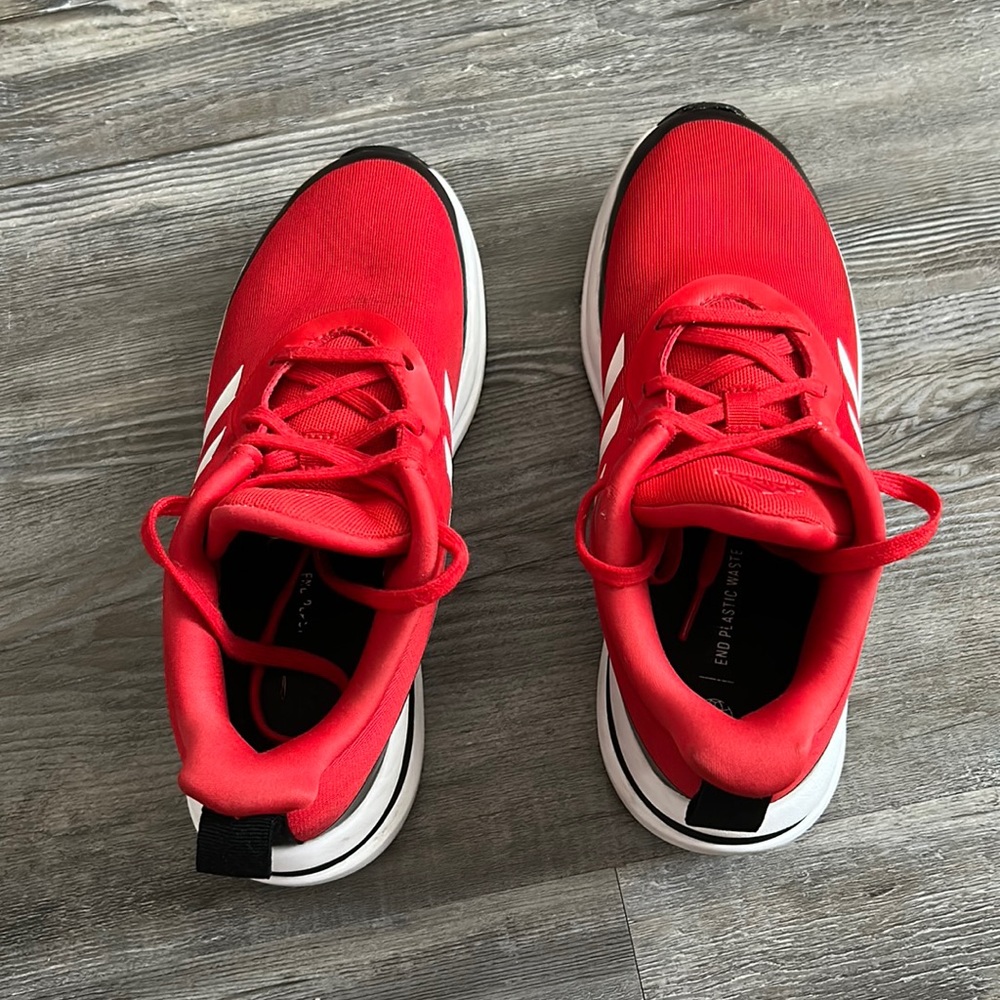 Kids adidas sneakers Sz 4.5